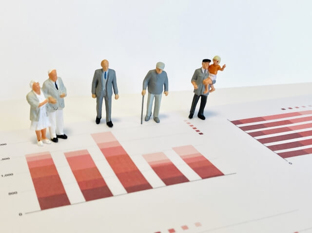 高年齢者雇用のメリットとリスク